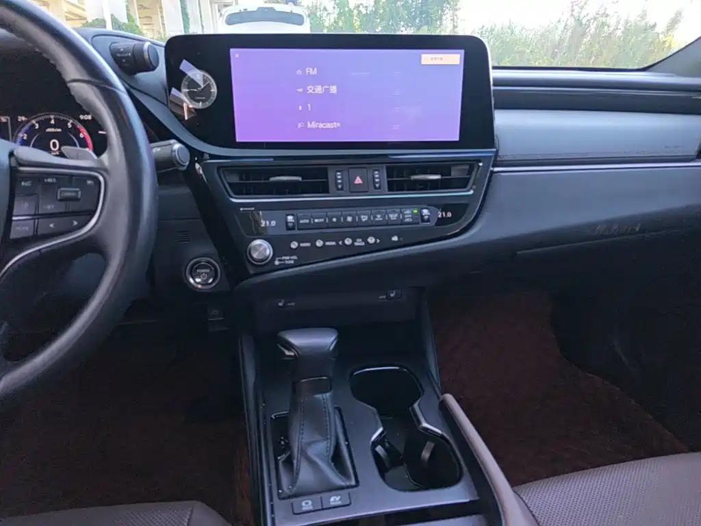 Lexus ES — миниатюра 13