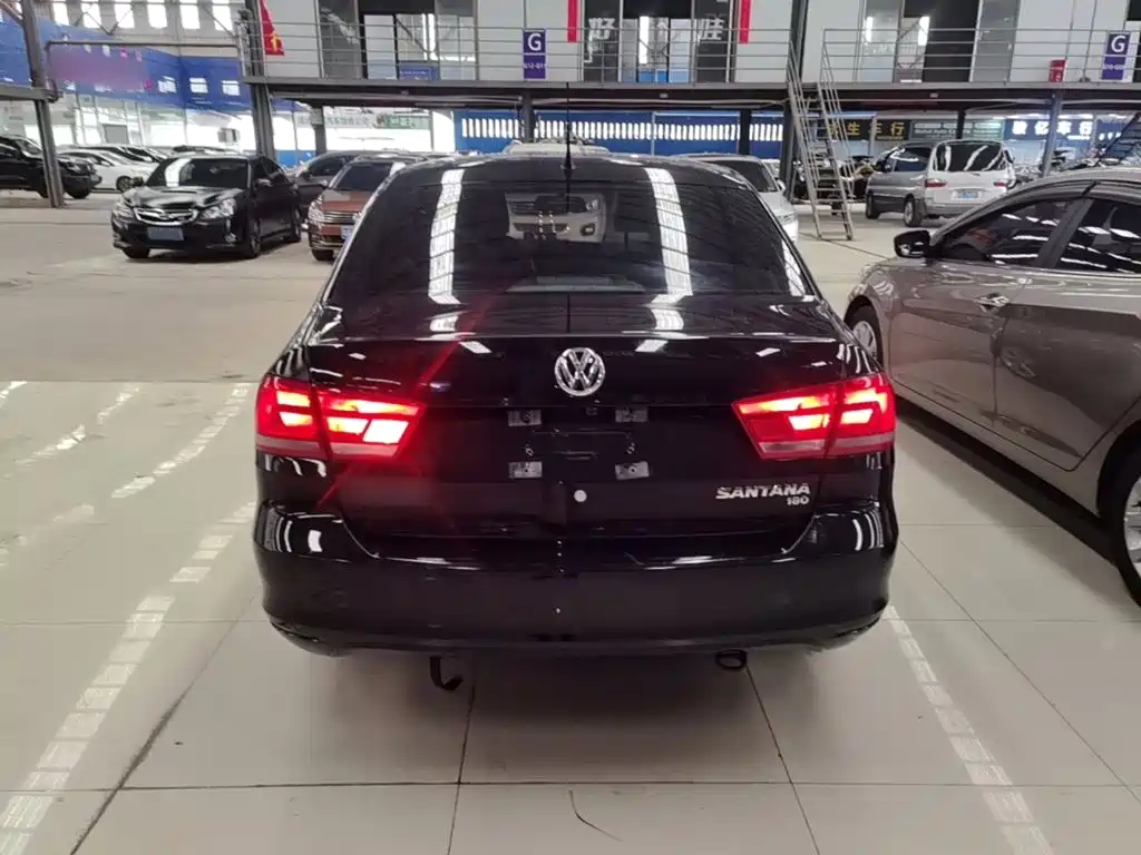 Volkswagen Santana — миниатюра 6