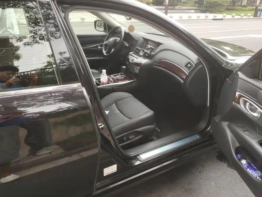 Infiniti Q70 — миниатюра 8
