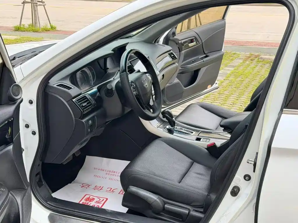 Honda Accord — миниатюра 4