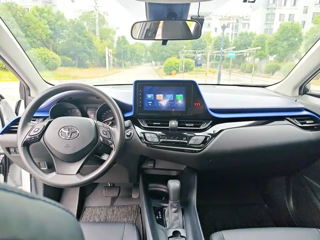 Toyota C-HR — миниатюра 13