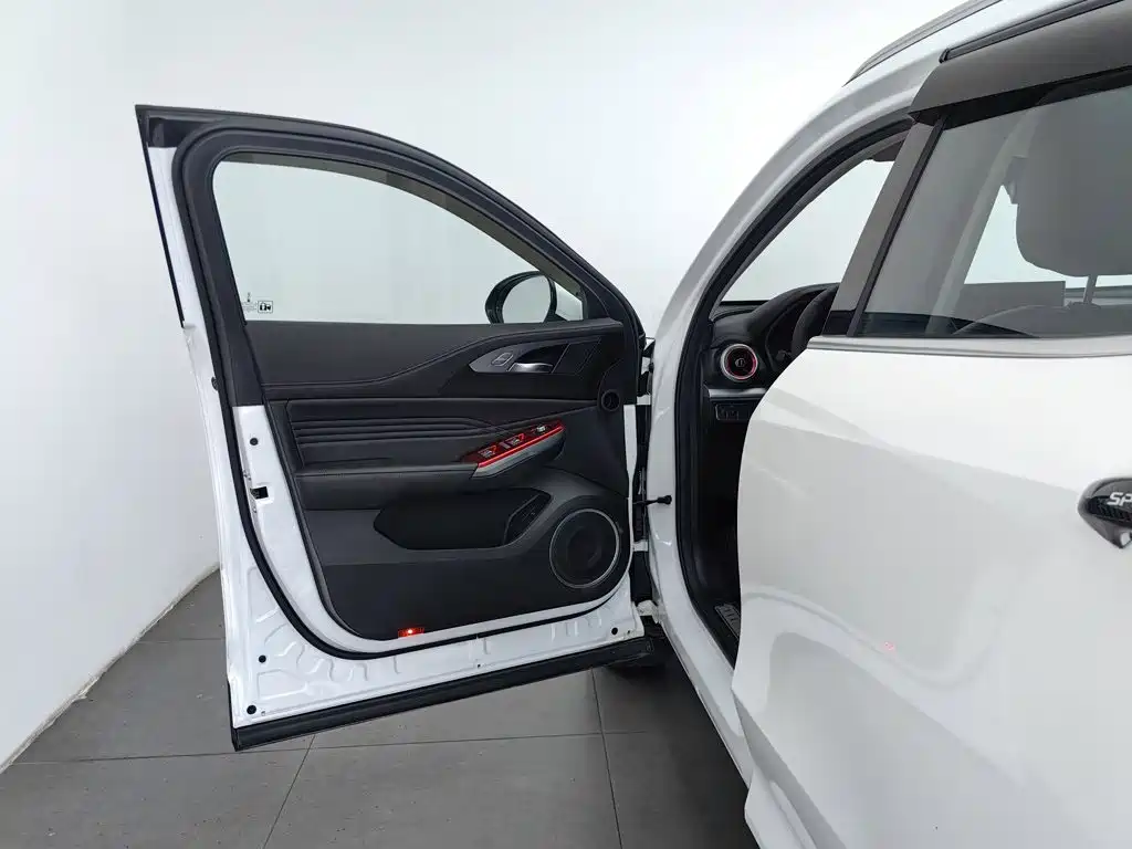 Wey Wey VV5 — миниатюра 8