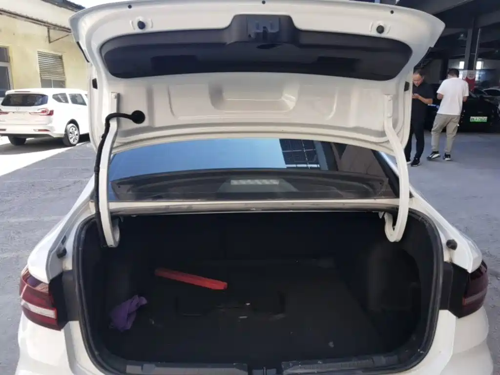 Volkswagen Lavida — миниатюра 19