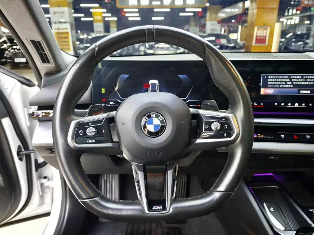BMW 5 Series — миниатюра 12