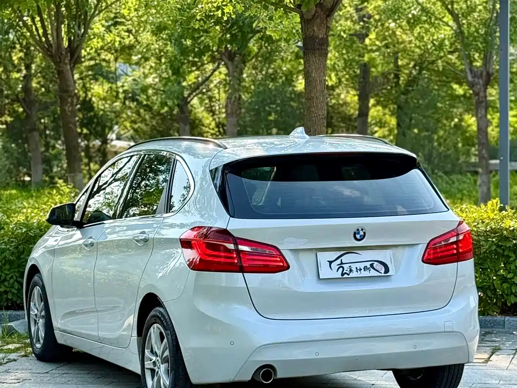 BMW 2 Series Active Tourer — миниатюра 8