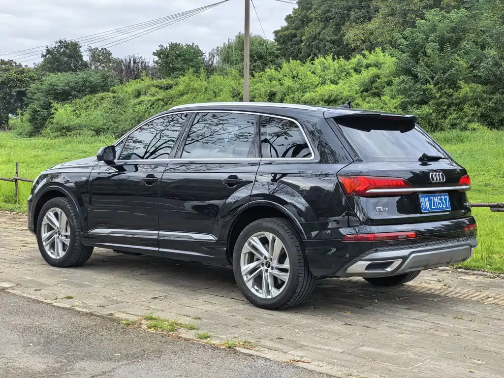 Audi Q7 — миниатюра 5