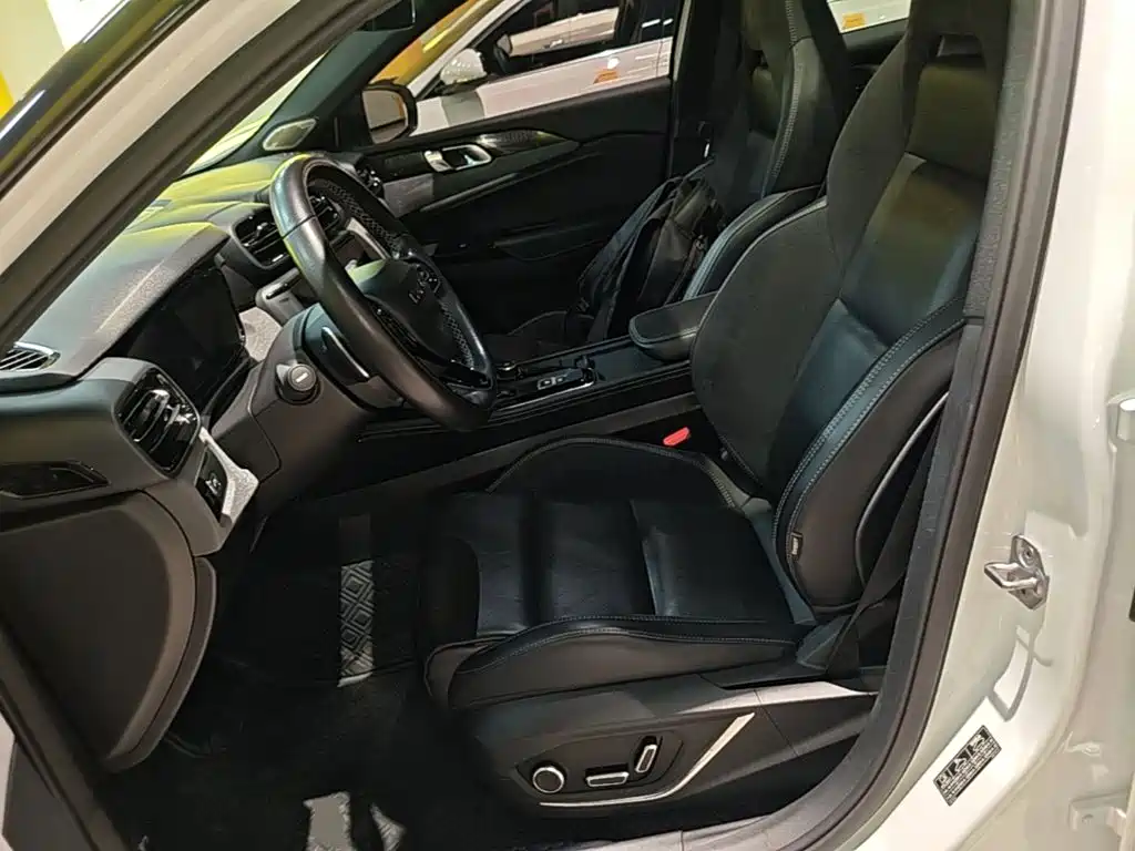 Lynk & Co 02 Hatchback — миниатюра 15