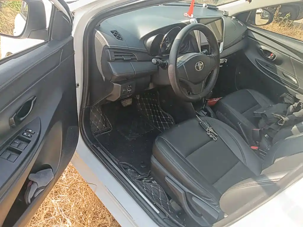 Toyota Yaris L — миниатюра 16