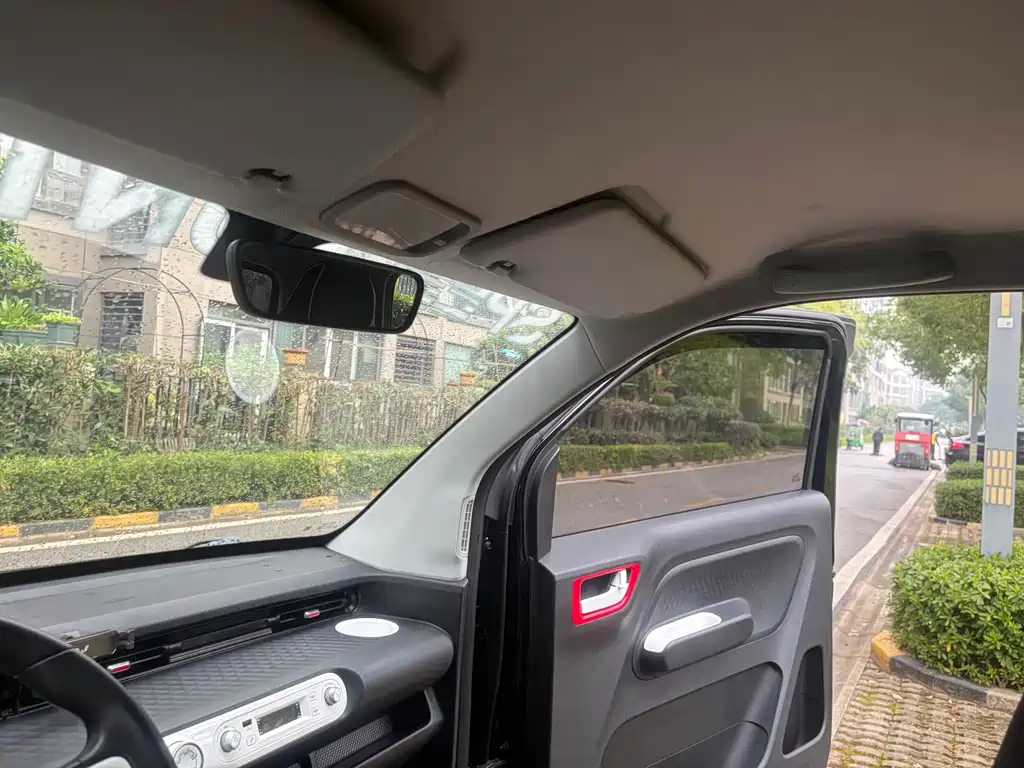 Wuling MINIEV — миниатюра 16