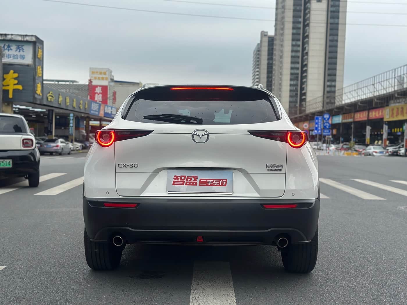 Mazda CX-30 2.0 л 2024 г. Белый, пробег 25000 км