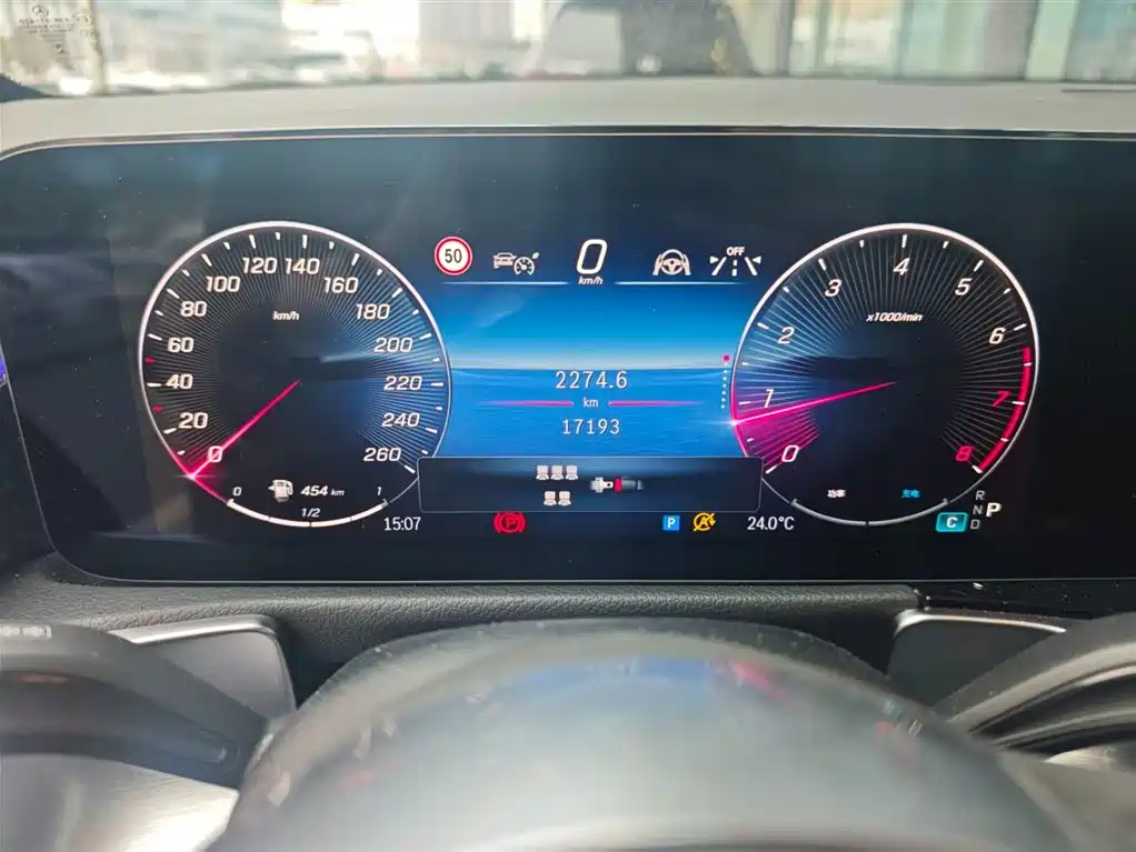 Mercedes-Benz GLB — миниатюра 8