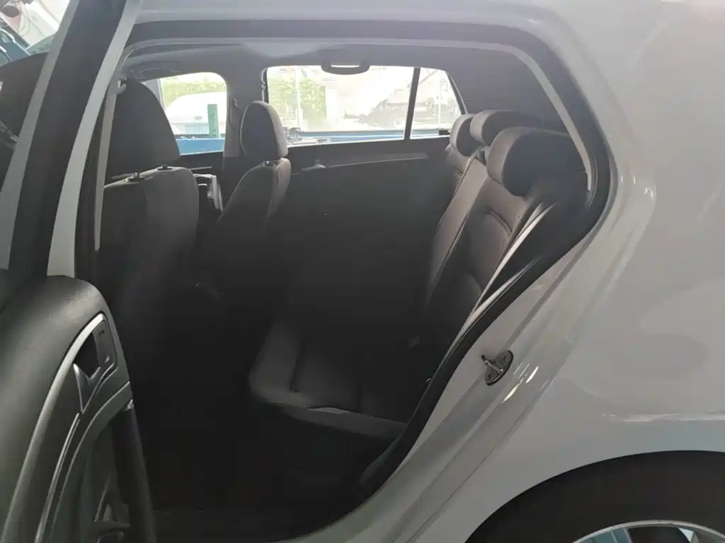 Volkswagen Golf — миниатюра 17
