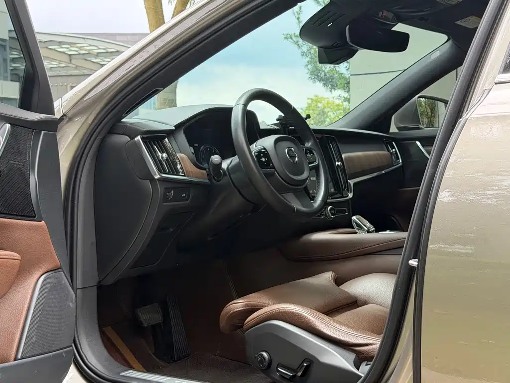 Volvo S90 — миниатюра 12