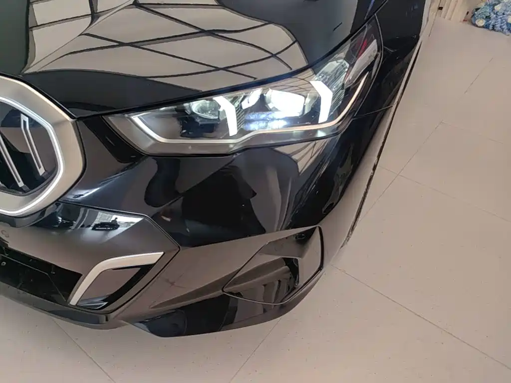 BMW 5 Series — миниатюра 24