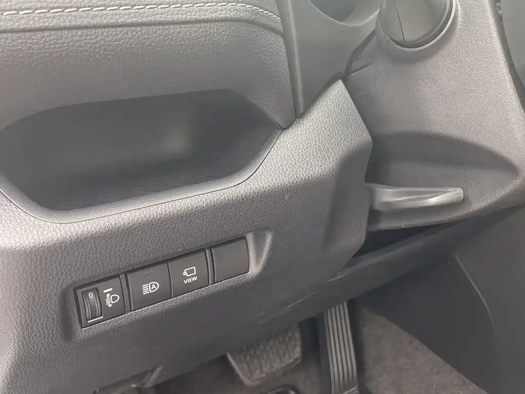 Toyota RAV4 — миниатюра 18