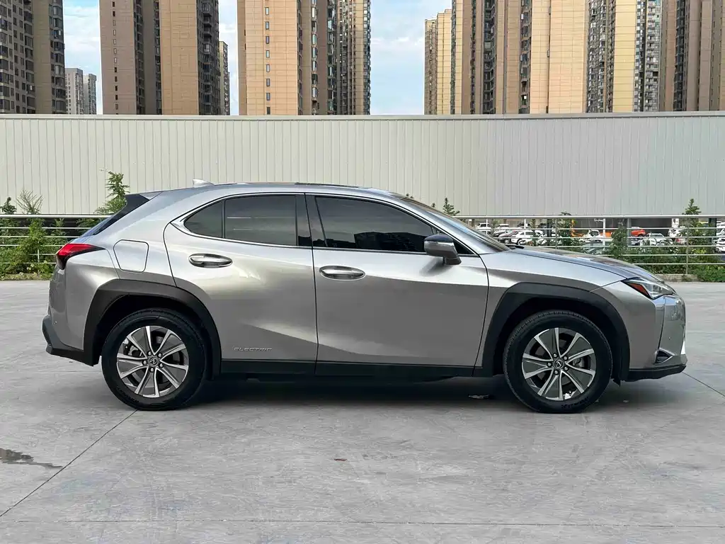 Lexus UX New Energy — миниатюра 8