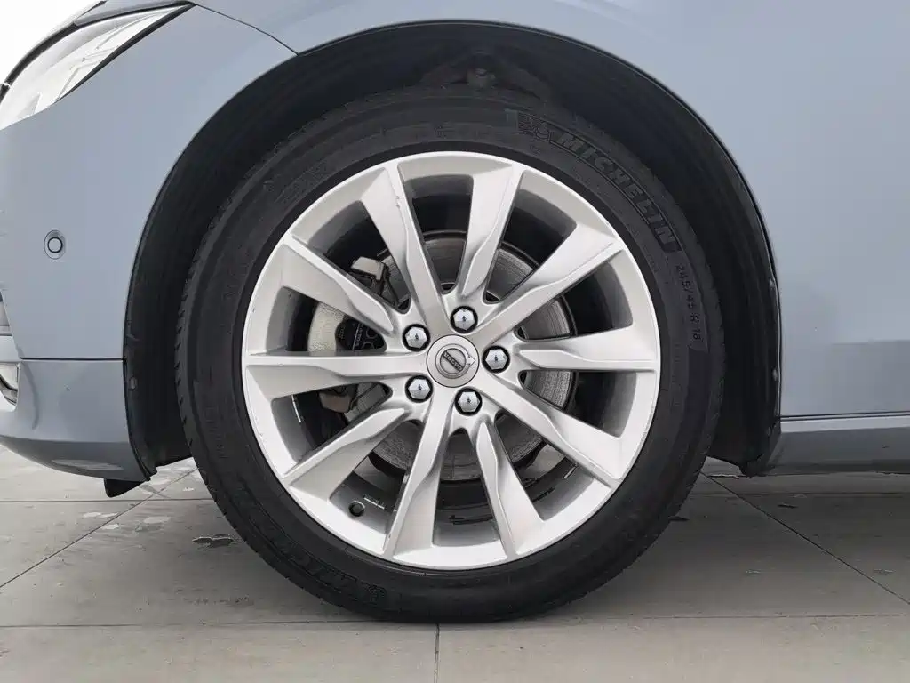 Volvo S90 — миниатюра 17