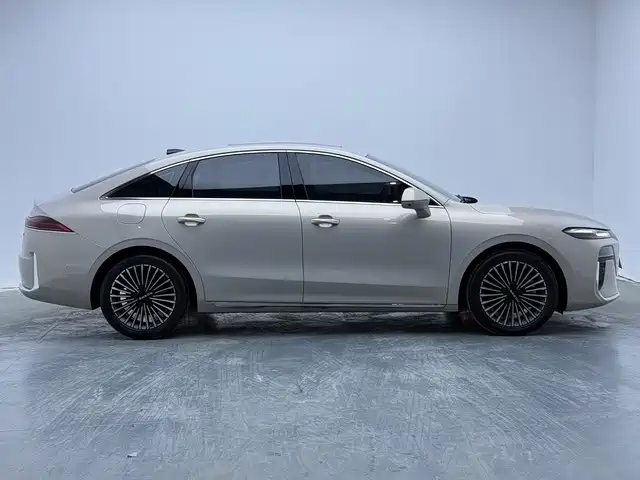 Roewe M7 DMH — миниатюра 6