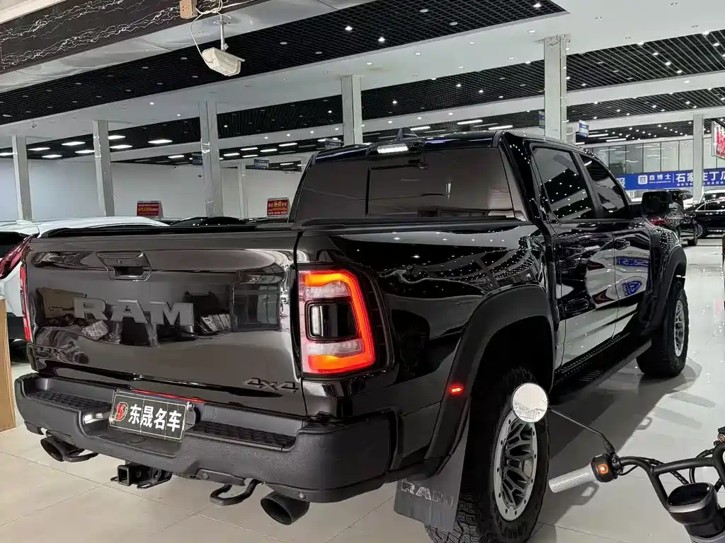 Ram Trucks 2023 6.2T AT