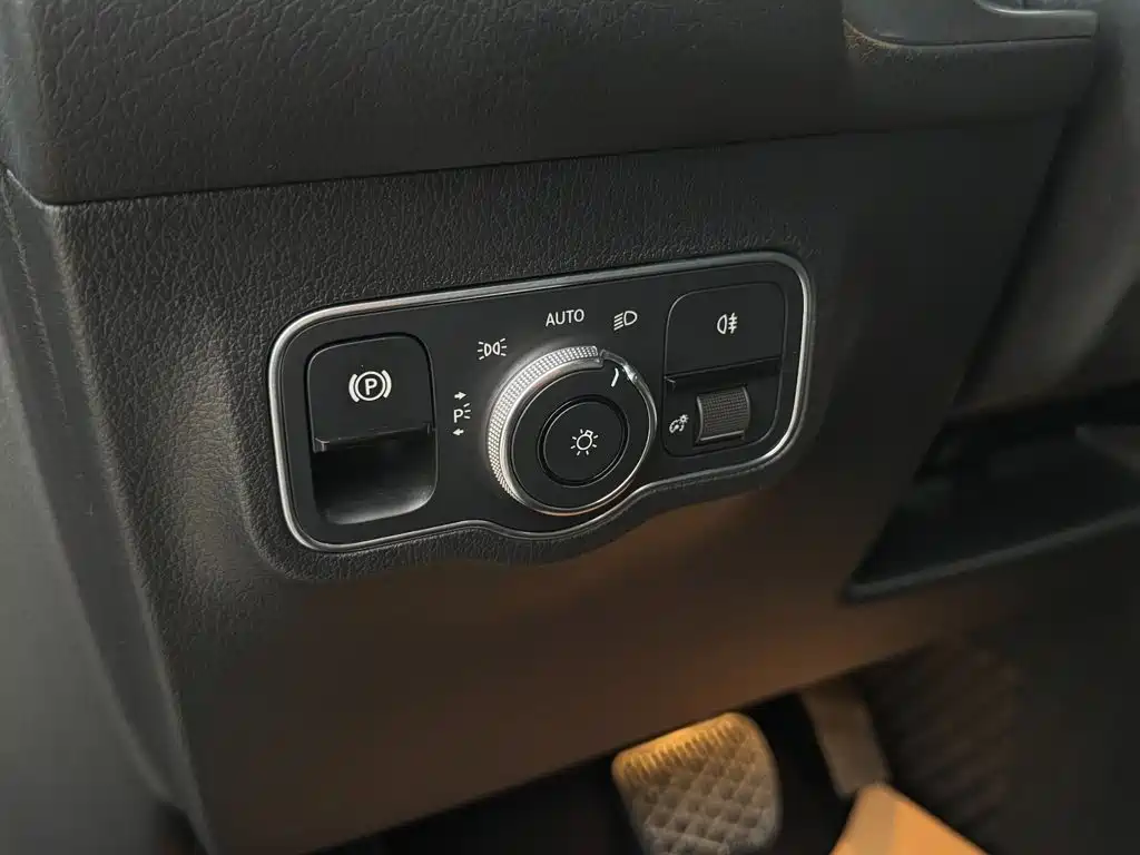 Mercedes-Benz GLB — миниатюра 29