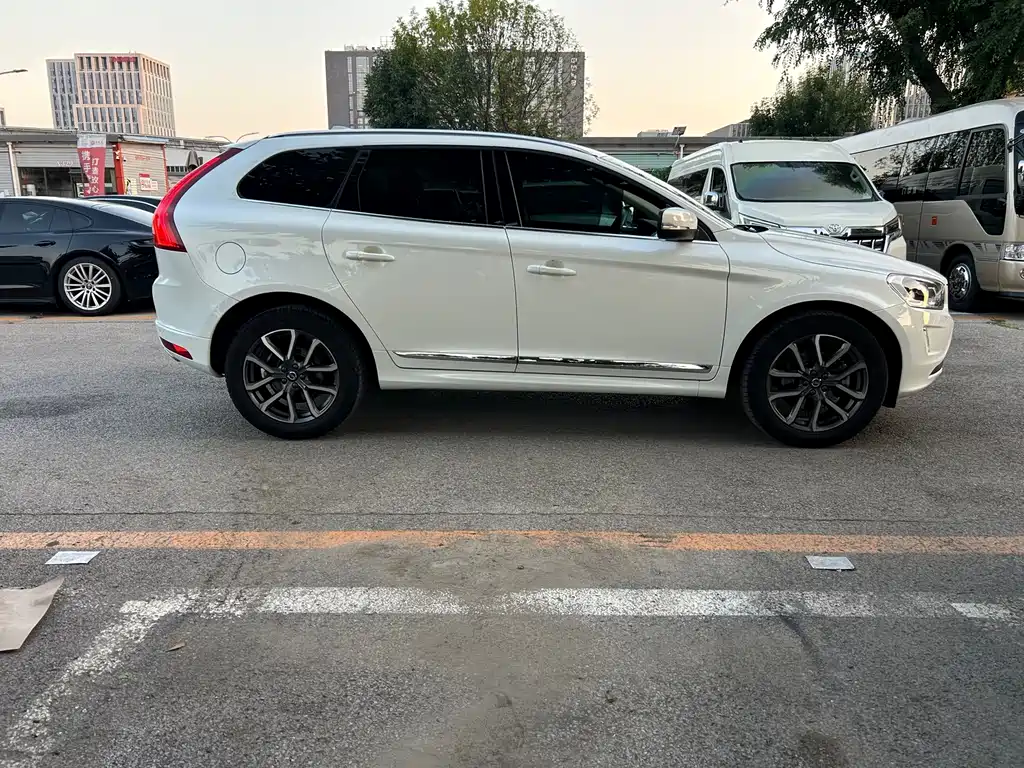 Volvo XC60 — миниатюра 5