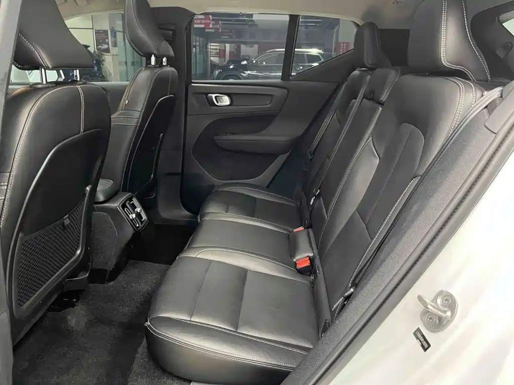 Volvo XC40 — миниатюра 19