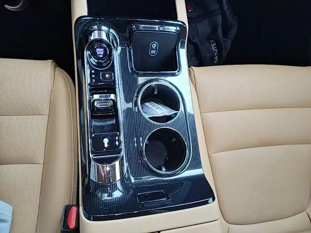 GAC Motor Trumpchi E8 PHEV — миниатюра 12