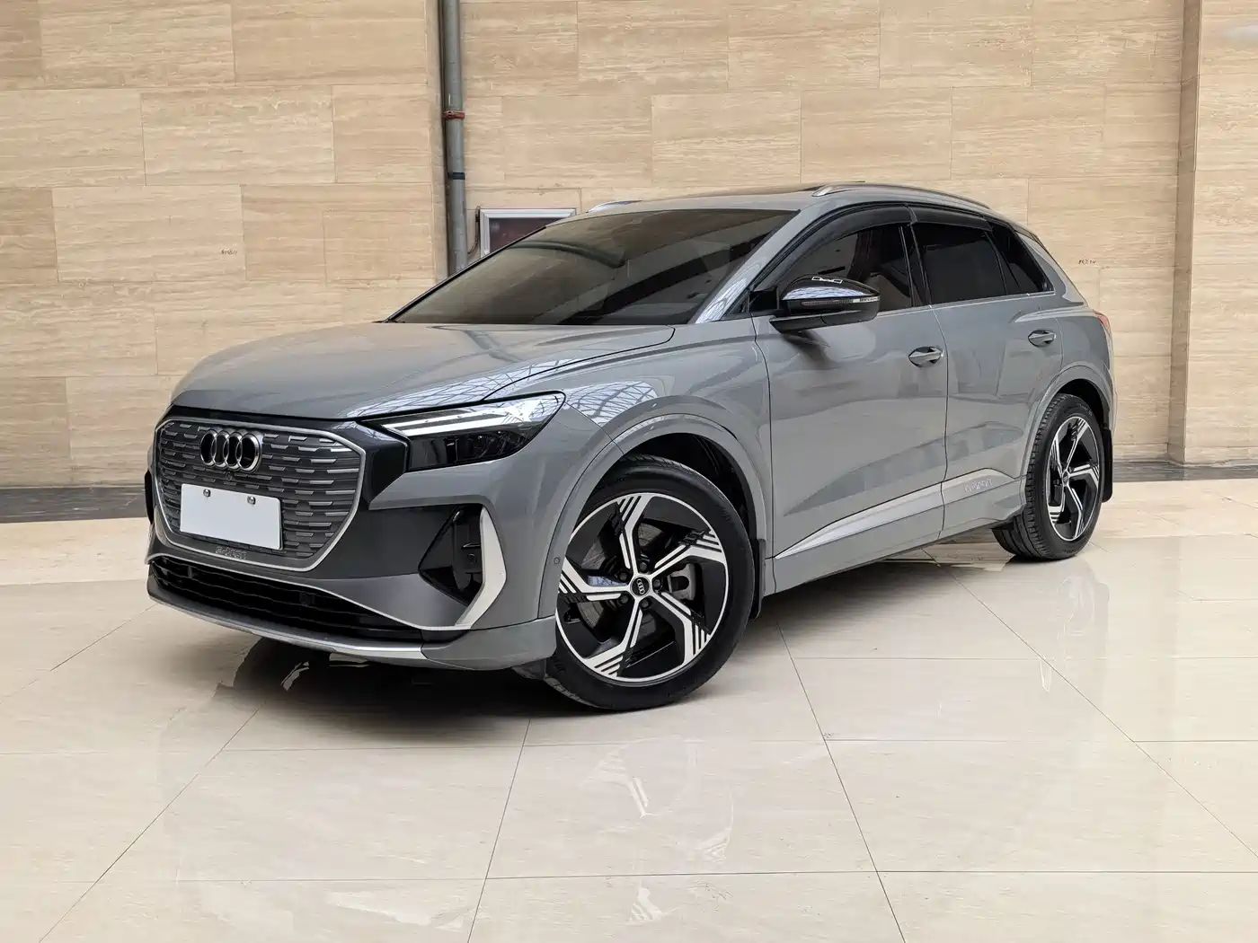 奥迪Q4 e-tron 2022款 40 e-tron 创境版 2023