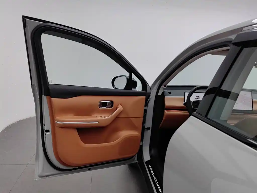 Leapmotor Leapmotor C10 — миниатюра 8