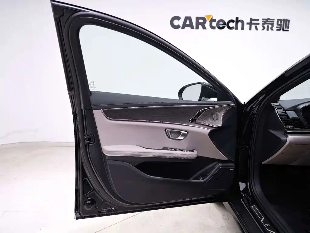 BYD Han — миниатюра 26