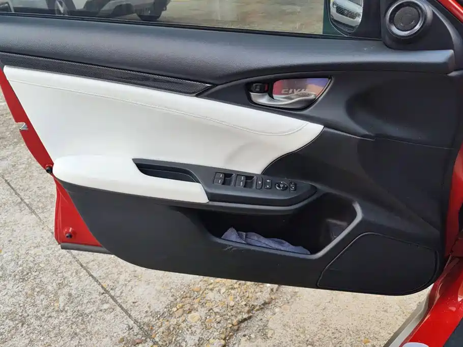 Honda Civic — миниатюра 7