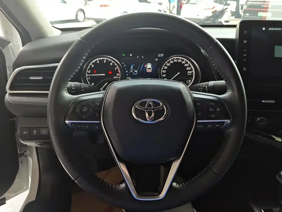 Toyota Camry — миниатюра 15