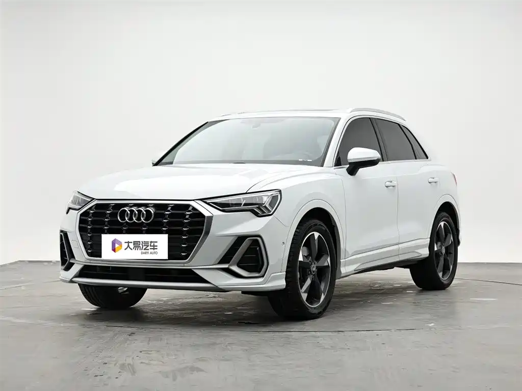 Купить Audi Q3