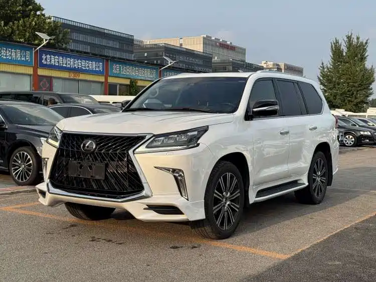Lexus LX