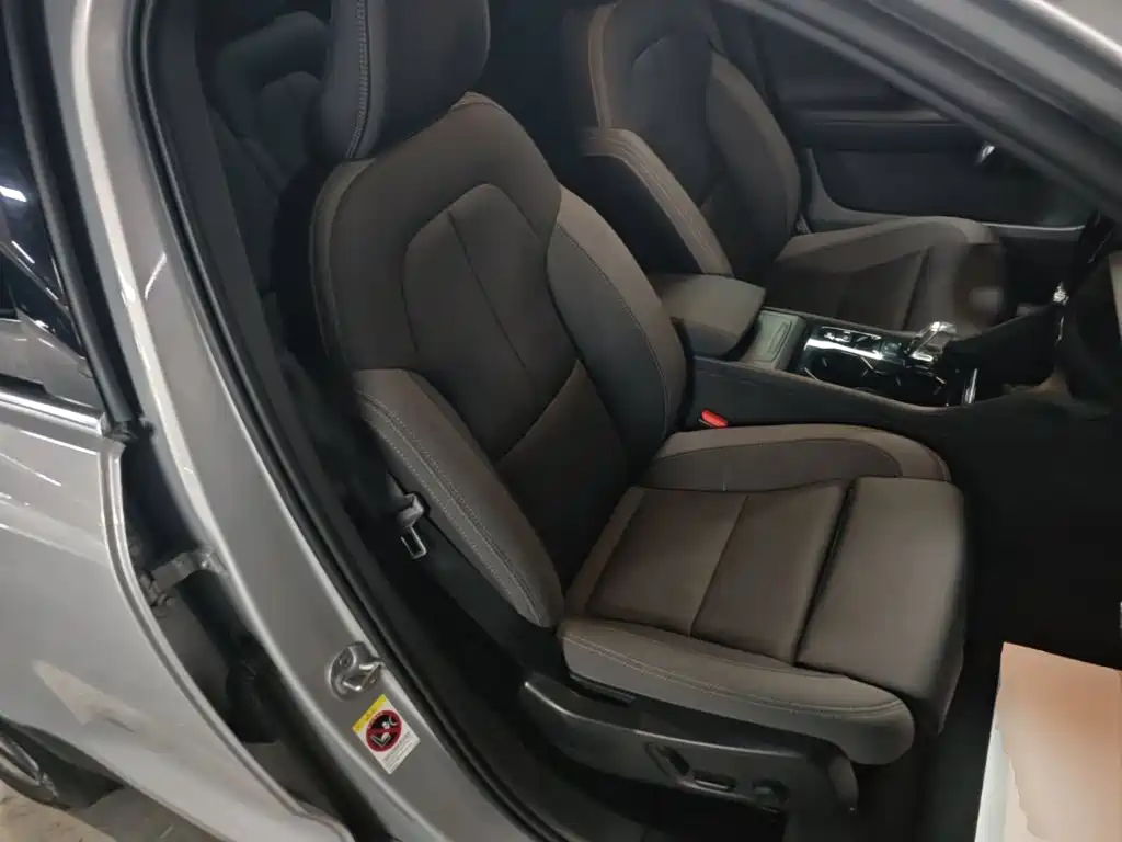 Volvo XC40 — миниатюра 25