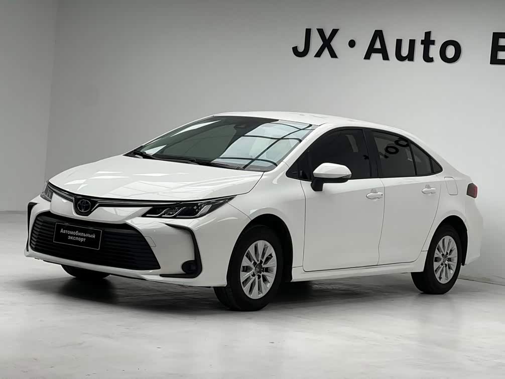 Toyota Corolla 1.2 л 2023 г. Белый, пробег 38000 км