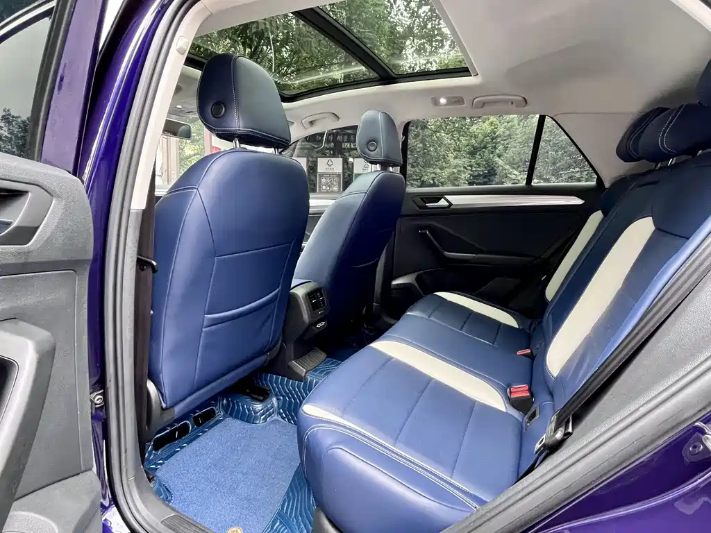 Volkswagen T-Roc — миниатюра 8