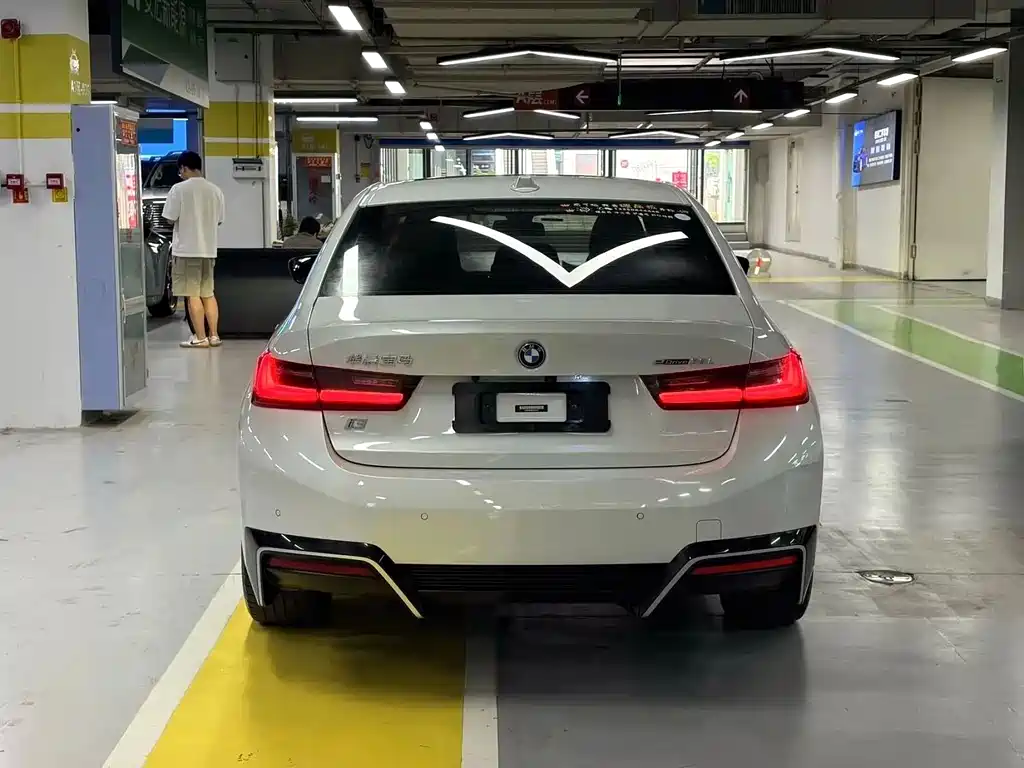 BMW i3 2022 eDrive 35 L