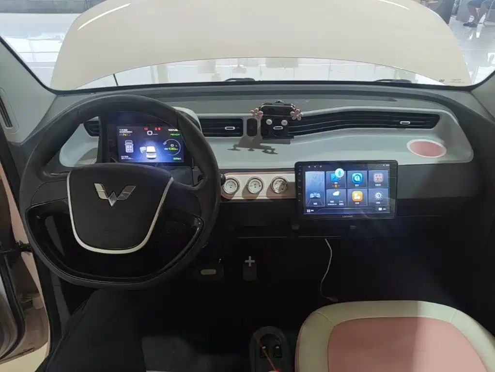 Wuling MINIEV — миниатюра 10