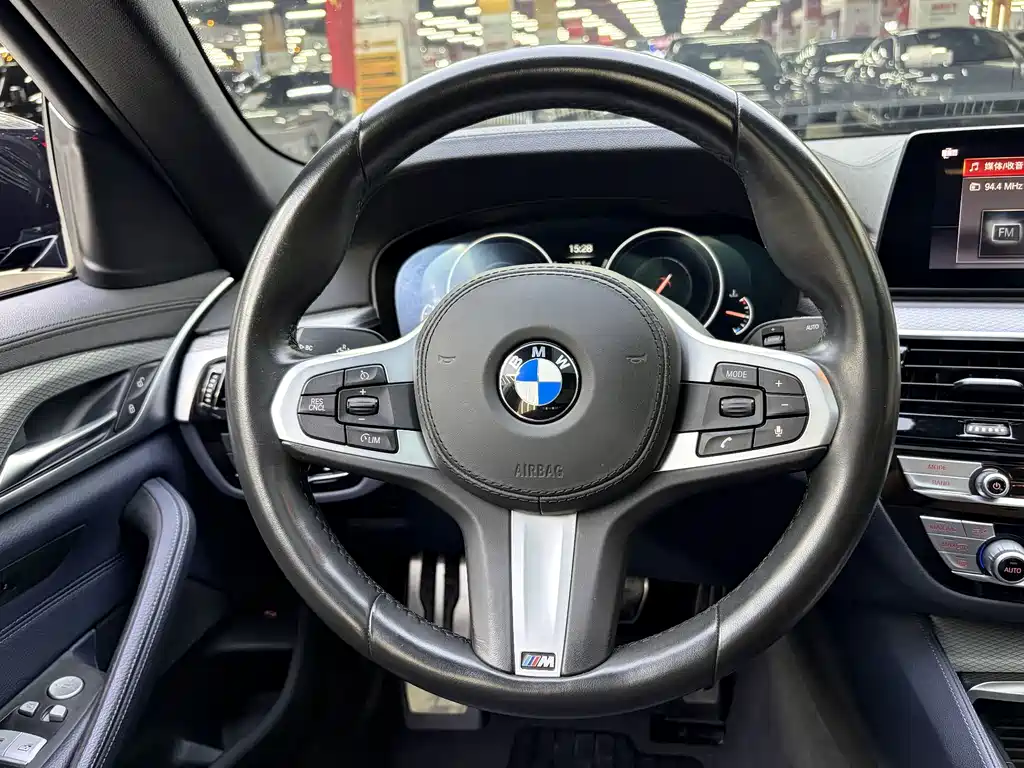 BMW 5 Series (Import) — миниатюра 9
