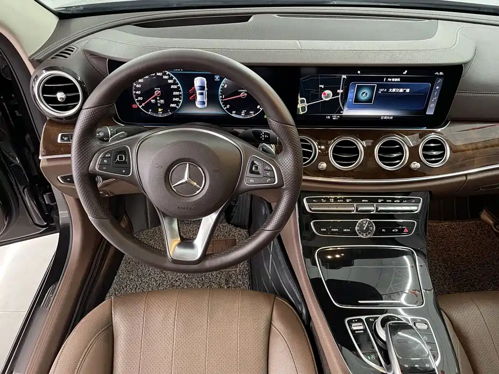 Mercedes-Benz E-Class — миниатюра 15