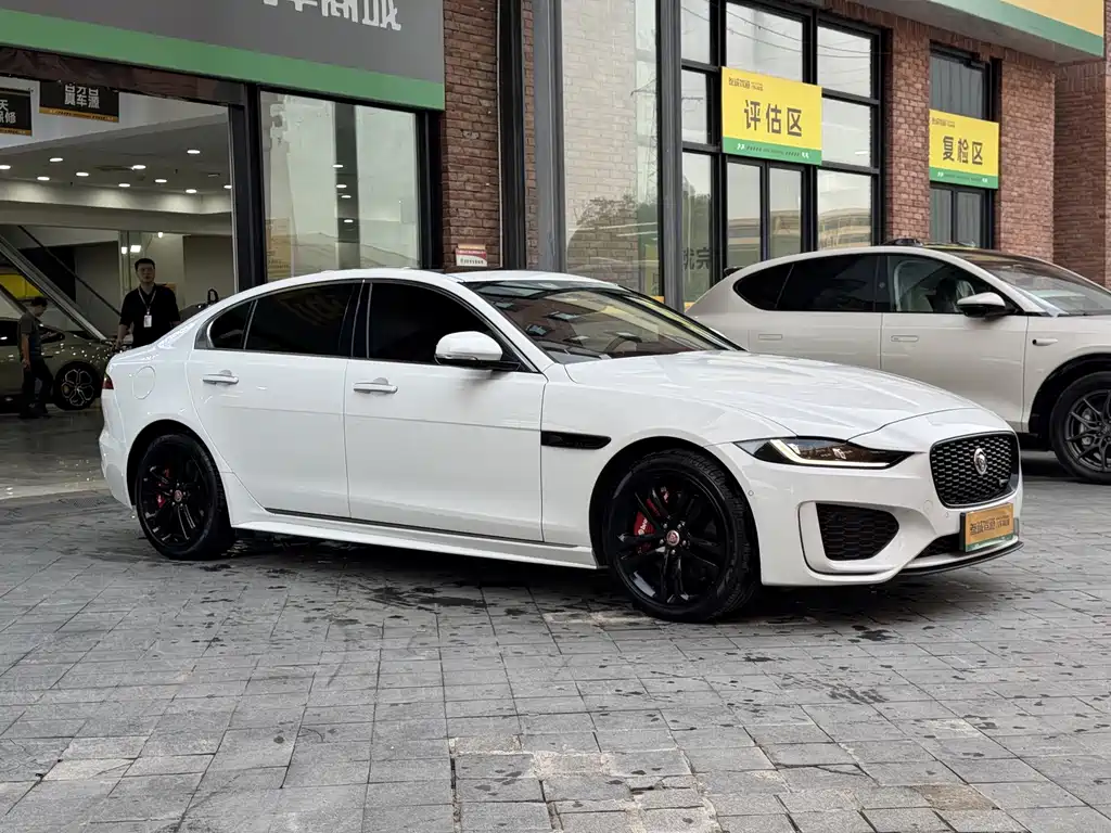 Jaguar XEL — миниатюра 3