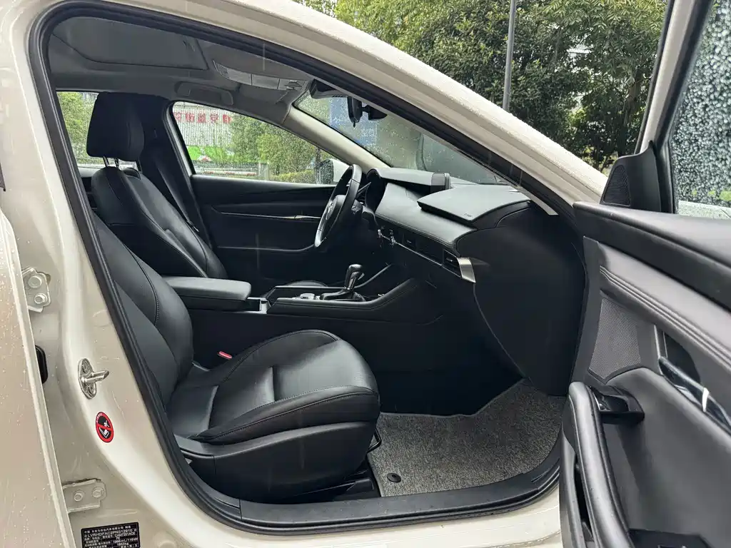 Mazda 3 Axela — миниатюра 8