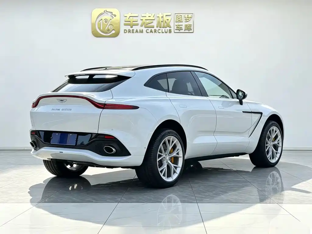 Aston Martin DBX 2020 4.0T V8