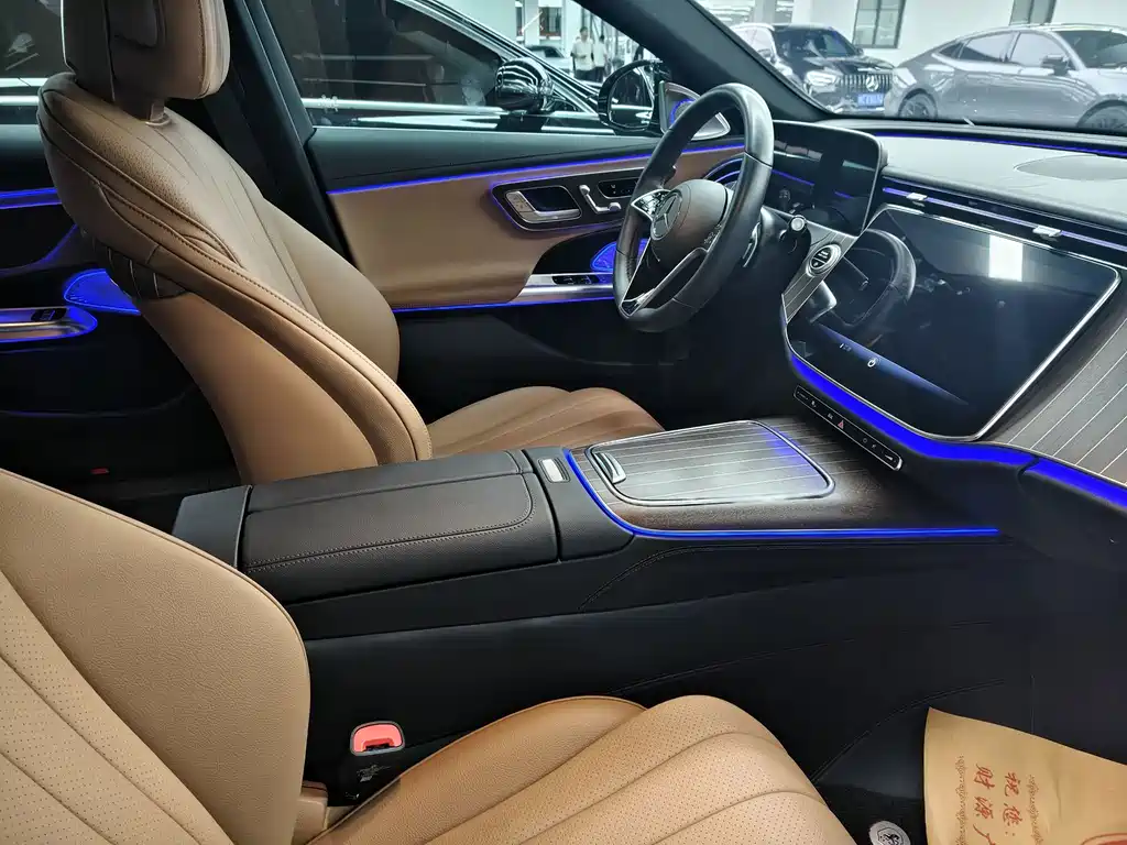 Mercedes-Benz E-Class — миниатюра 4