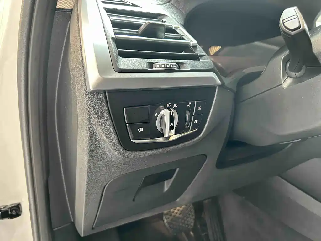 BMW X3 — миниатюра 11