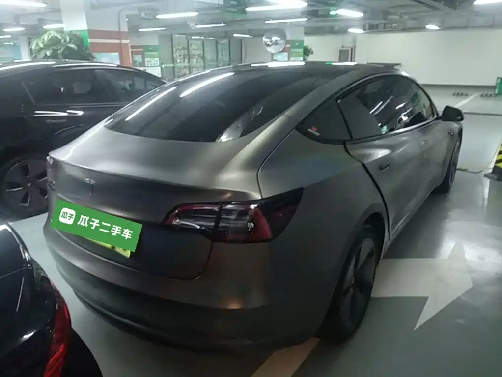 Tesla Model 3 — миниатюра 7