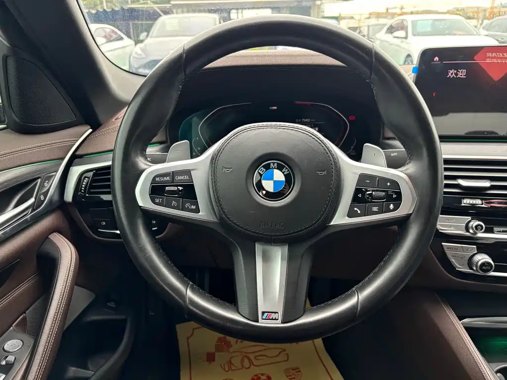BMW 5 Series — миниатюра 9