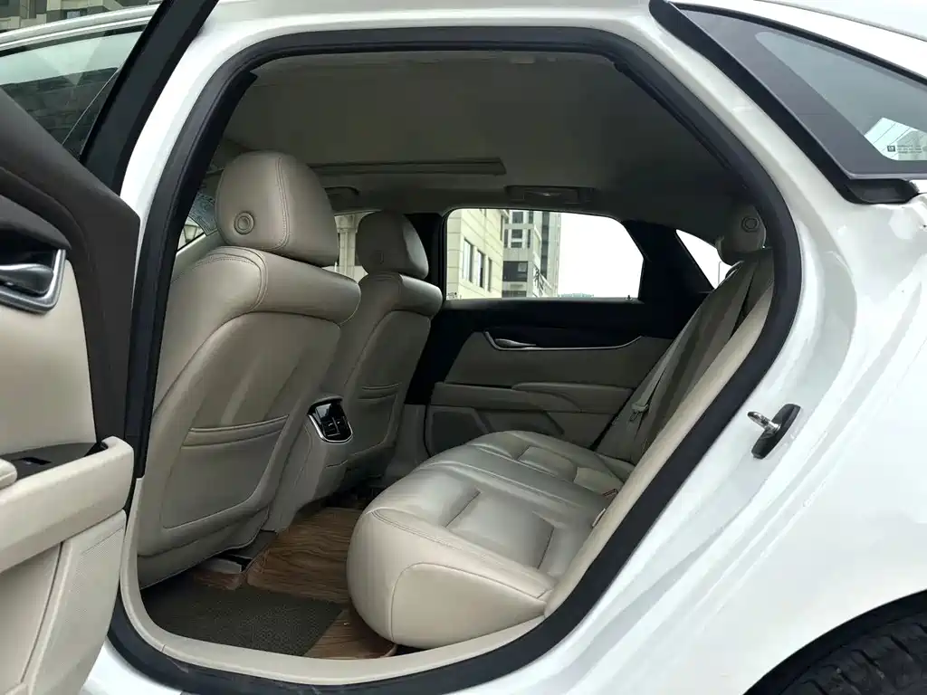 Cadillac XTS — миниатюра 5
