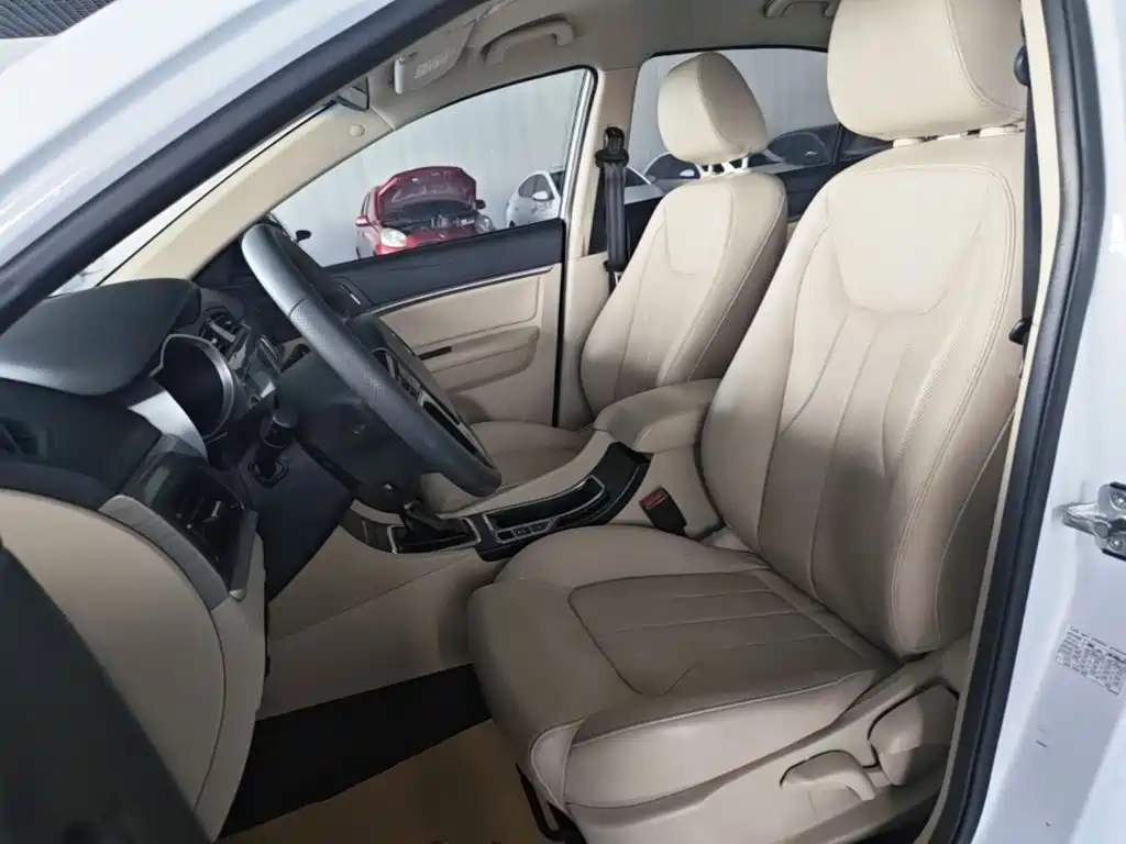 Geely Emgrand — миниатюра 15